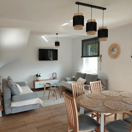 Domek Plutowka بيت للعطل